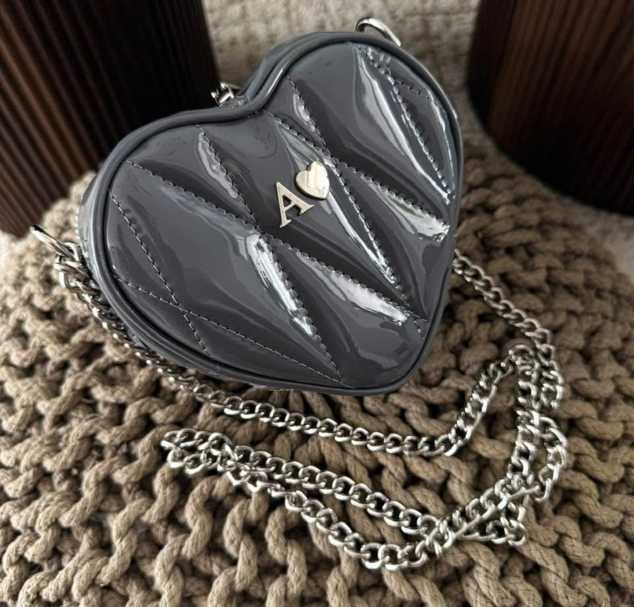 GLOSSY HEART BAG