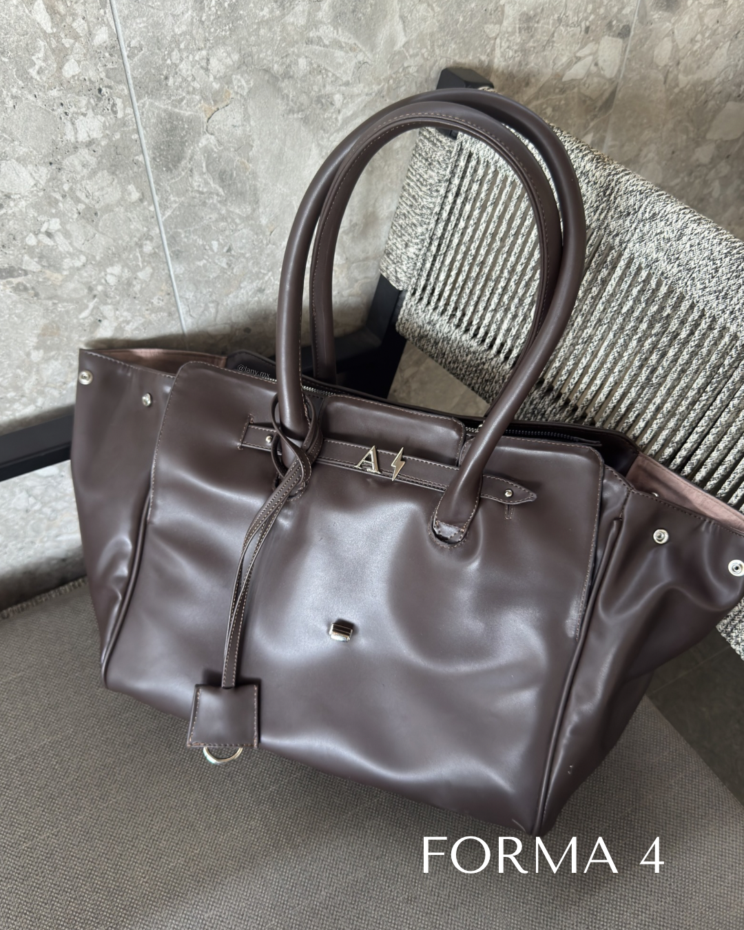 ELENA TOTE
