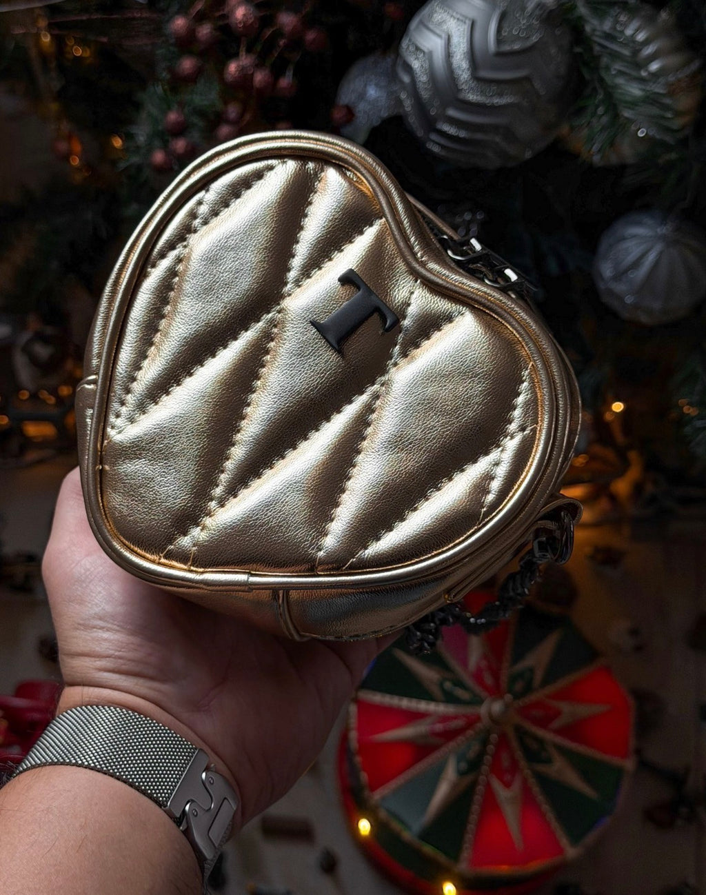 GLOSSY HEART BAG