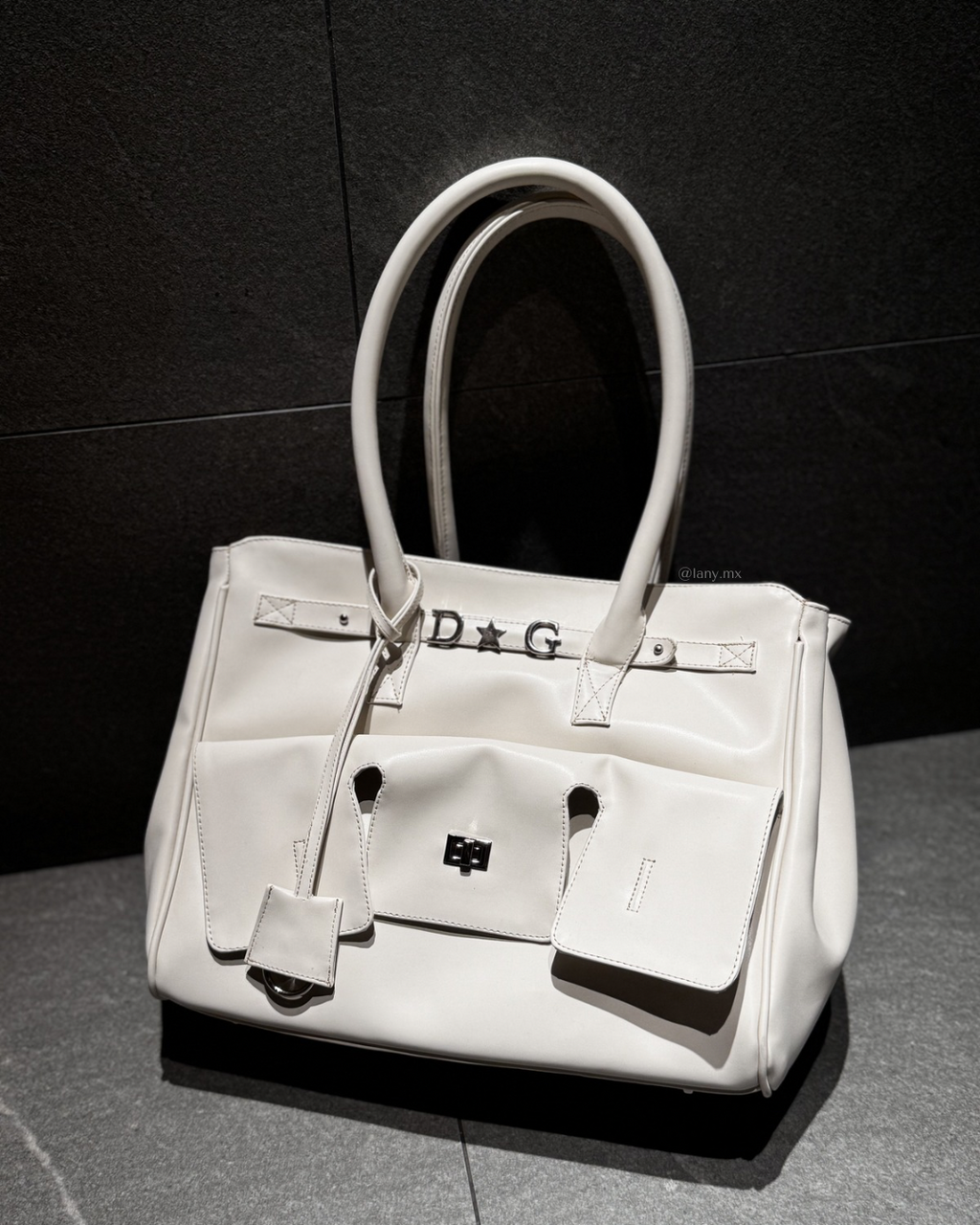 ELENA TOTE
