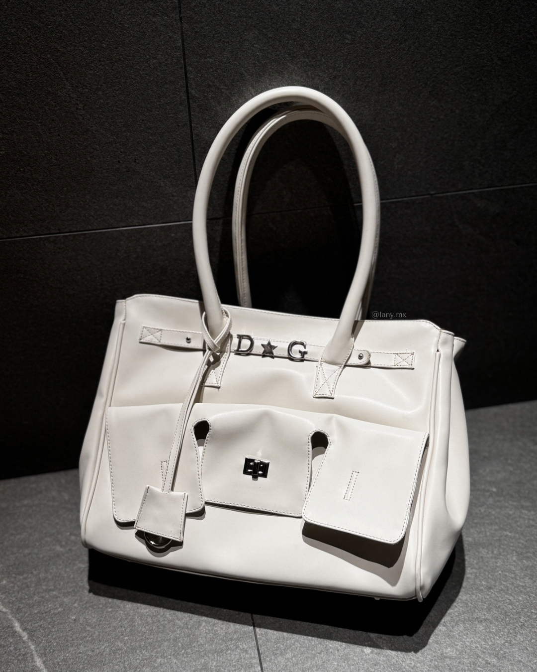 ELENA TOTE