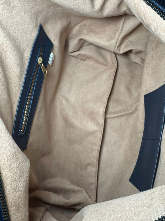 TRAVEL BAG - AZUL MARINO PITÓN - HERRAJE DORADO