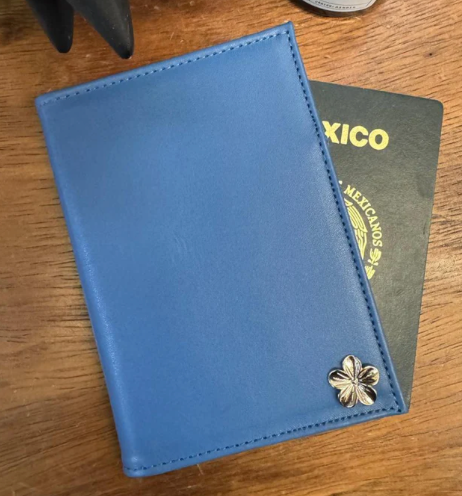 PORTA PASAPORTE 100% PIEL