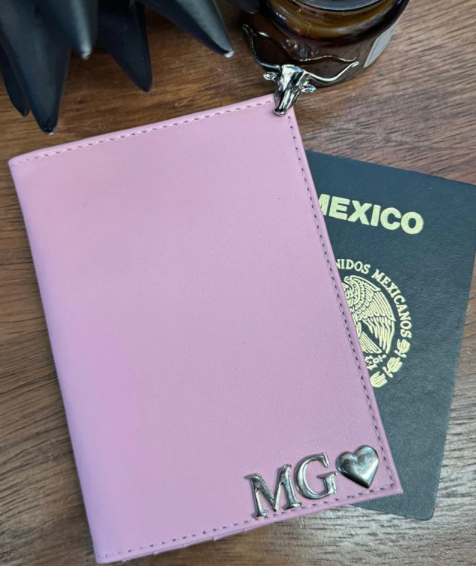 PORTA PASAPORTE 100% PIEL
