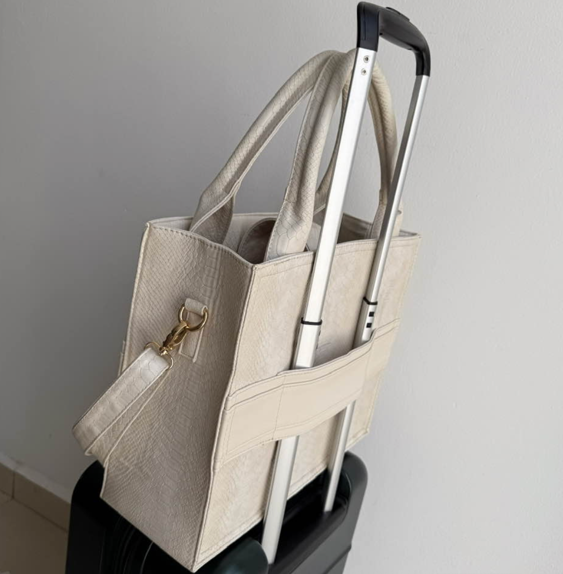 TRAVEL TOTE - ROSA FUCSIA CROCO