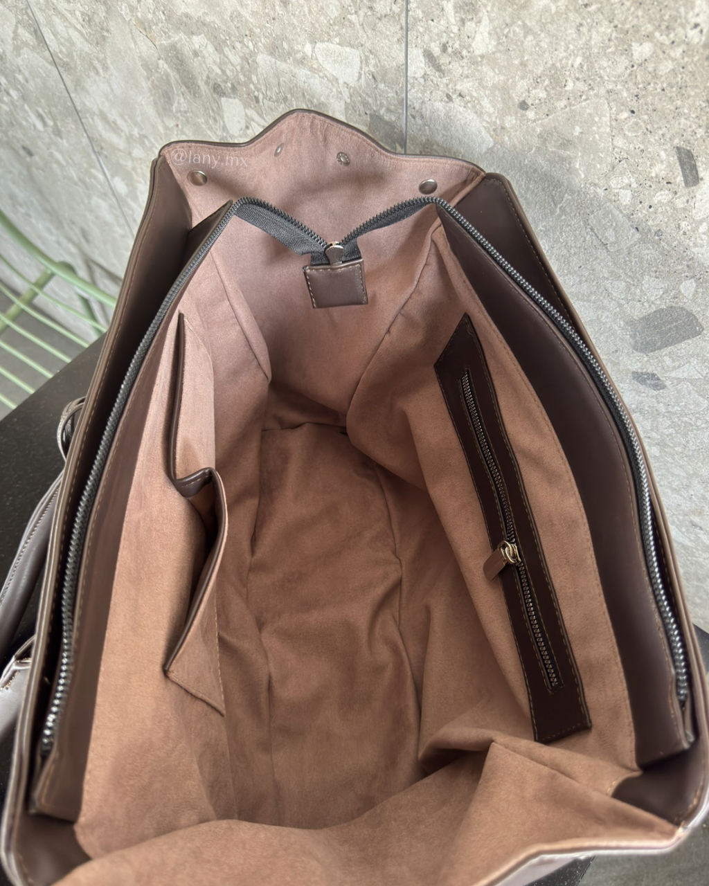 ELENA TOTE